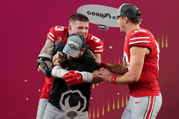 绿联USB4雷电拓展坞